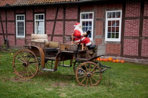 Nikolaus auf einem Kuscherwagen