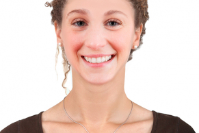 Joelle-lacht