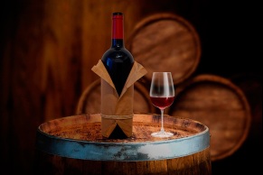 Weinprobe in einer Weinkellerei